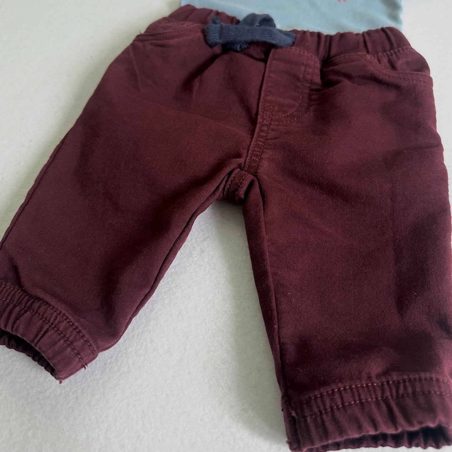 2 pc. Carter’s Set Bodysuit and Pants (3 months)