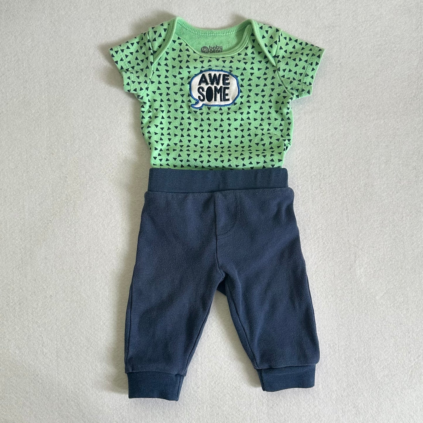 2 pc. Baby Gear Bodysuit and Pants (0-3 months)