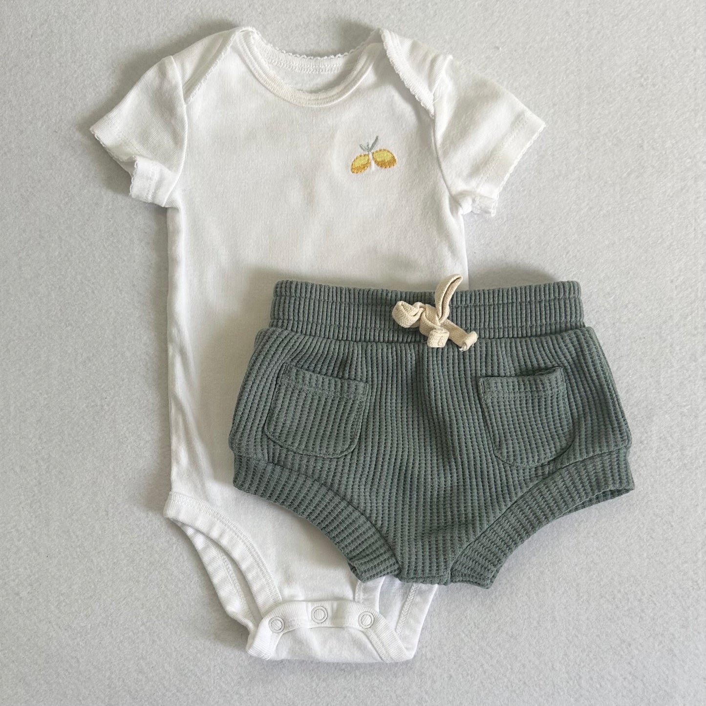 2 pc. Baby Outfit, shorts and bodysuit set (0-3 months)