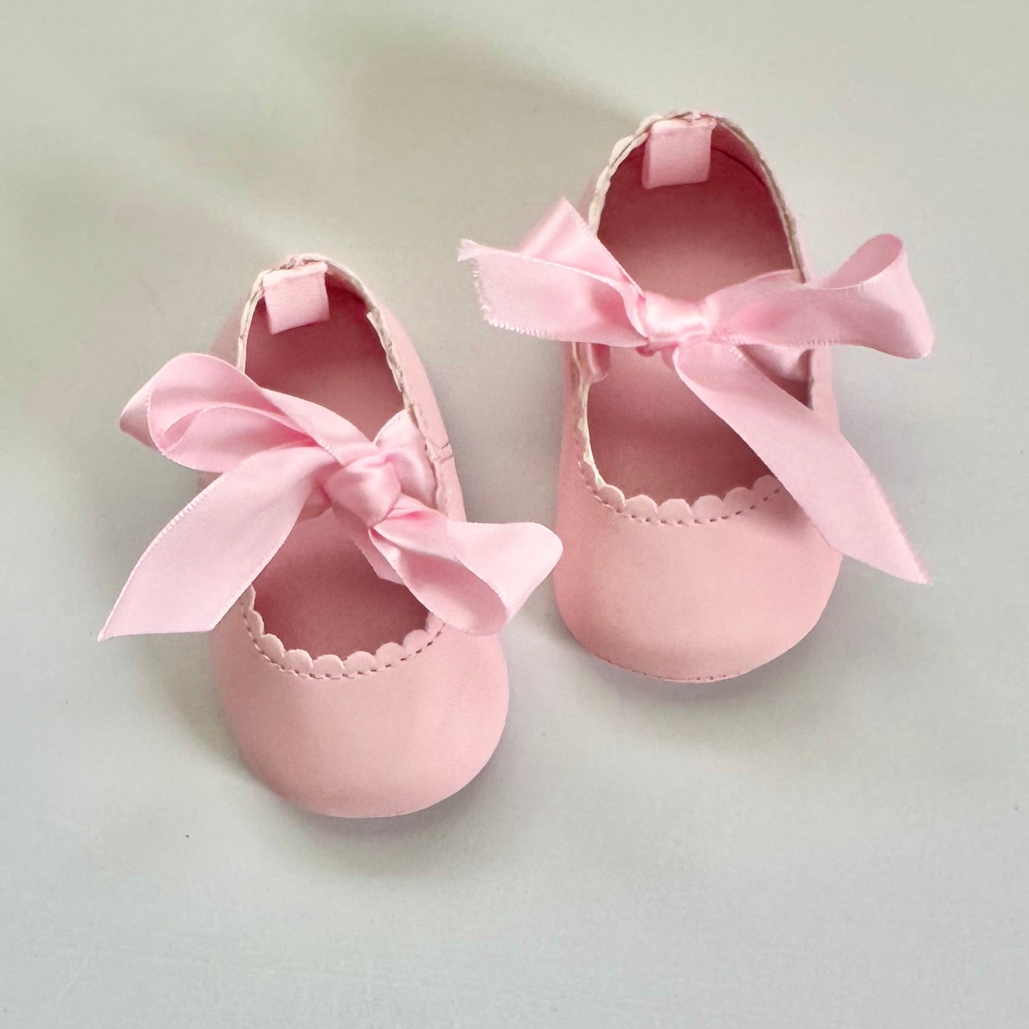 Baby Tutu Outfit with headpiece and pink shoes (0-3 months)