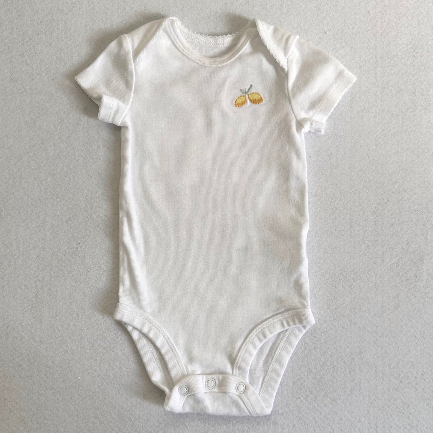 2 pc. Baby Outfit, shorts and bodysuit set (0-3 months)